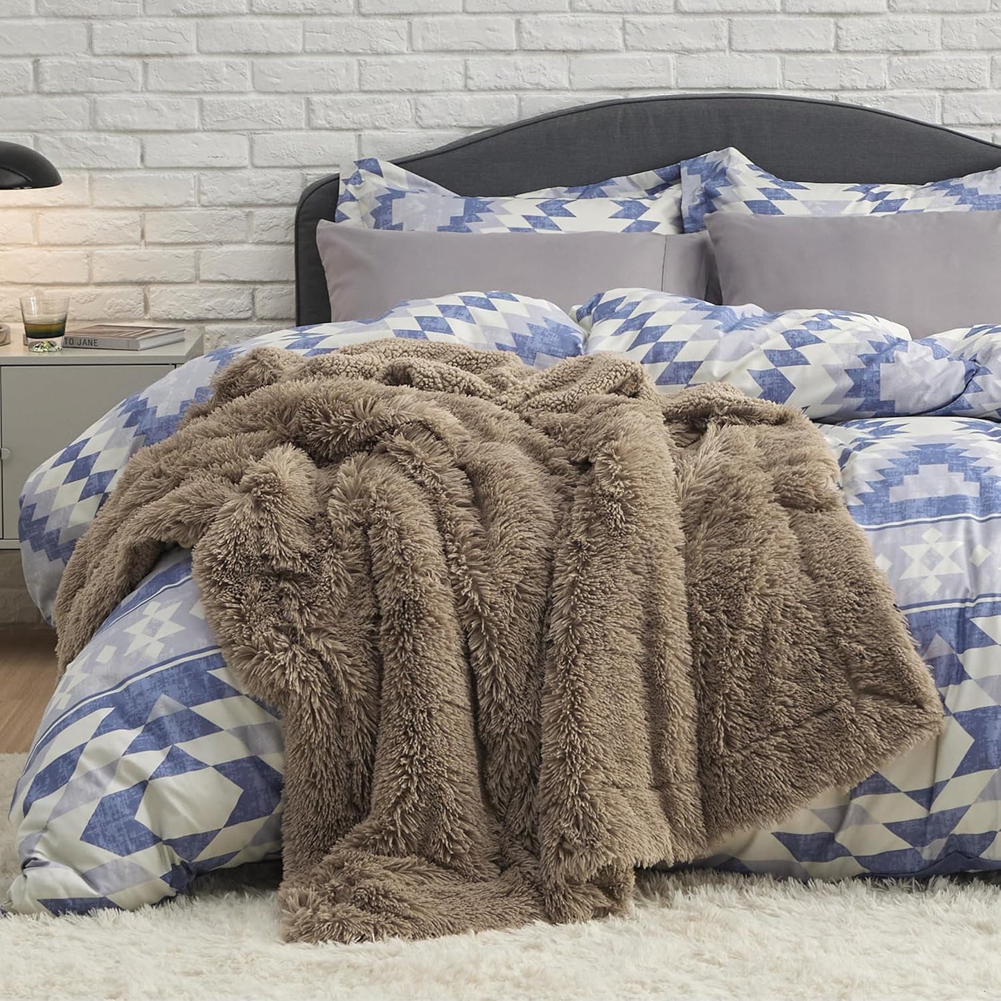 Bedsure GentleSoft Fluffy Light Chocolate Brown Throw Blanket, Brown Decor Cozy Gifts for Women Men, Soft Fuzzy Sherpa Fleece Plush Thick Warm Furry Faux Fur Throw Blanket for Couch, Bed, 50x60