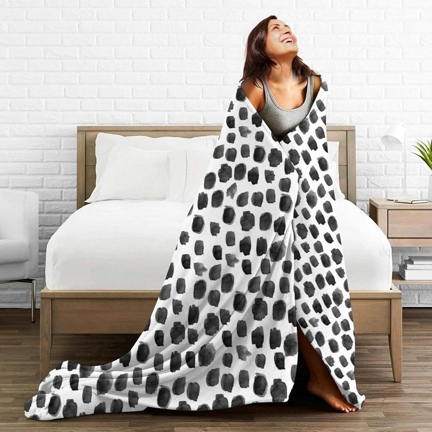 HGOD DESIGNS Watercolor Polka Dot Flannel Fleece Bed Blanket Throw Blanket Lightweight Cozy Plush Blanket for Bedroom Living Rooms Sofa Couch 40"x50"