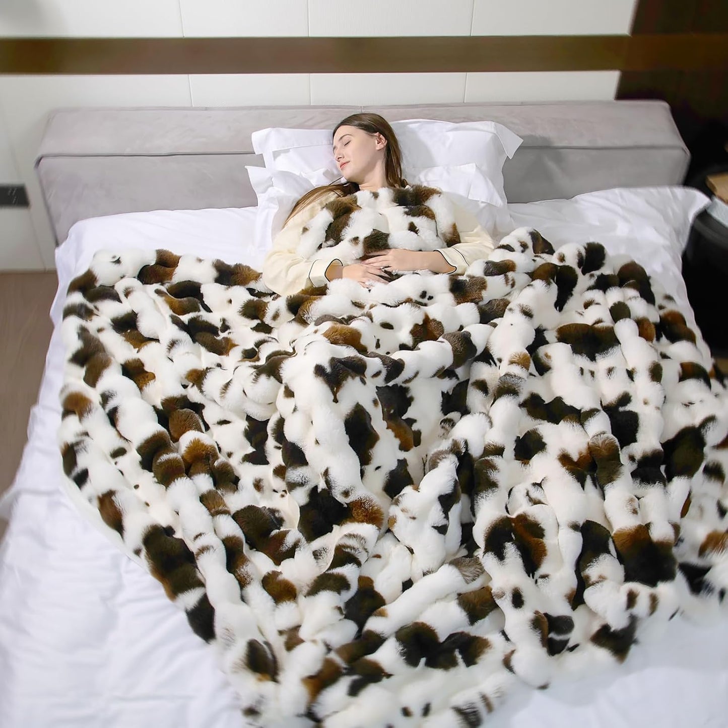Cow Print Faux Fur Throw Blanket for Couch, Soft & Plush Fuzzy Blanket for Sofa, Bedroom, Living Room, Super Soft Warm for Adults Kids Girl Gifts Bedroom Couch Sofa Travel,60x80 Inches Black Brown