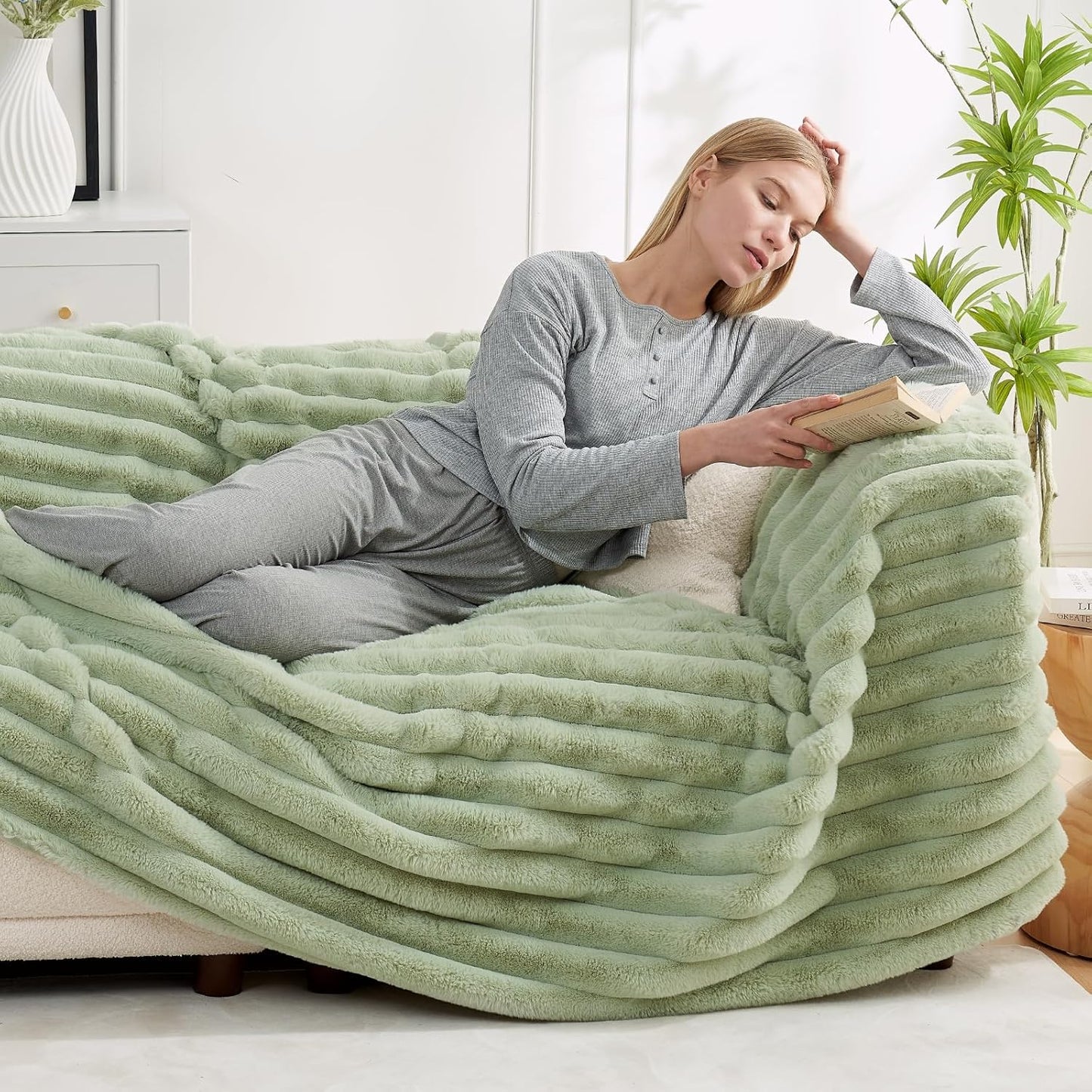 Cozy Bliss Faux Fur Throw Blanket for Couch, Cozy Warm Plush Striped Blanket for Sofa Bedroom Living Room, 60 * 80 Inches Sage Green