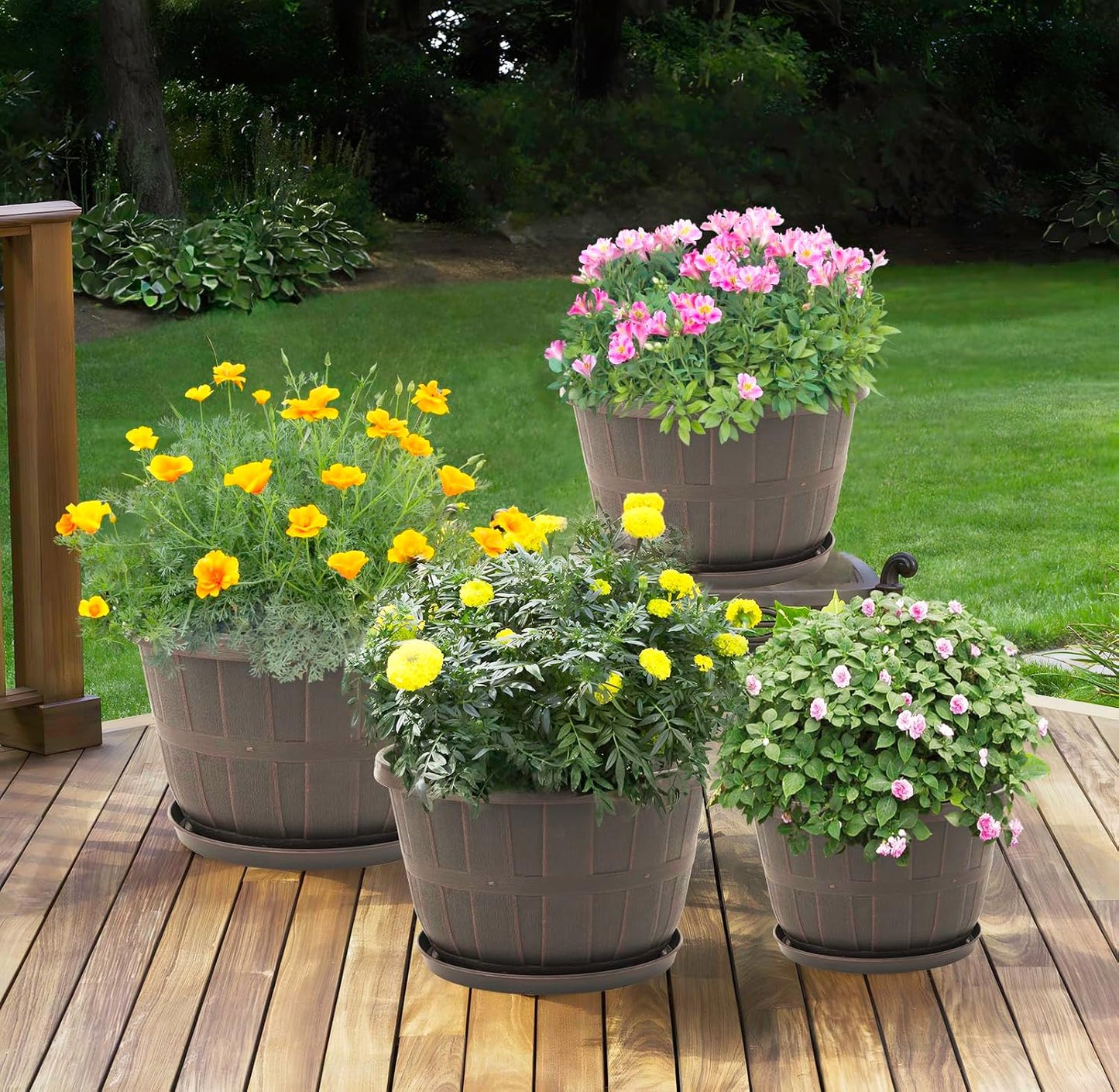 Quarut 16 Inch Brown Classic Plastic Whiskey Barrel Planters Set of 4 with Drainage Holes & Trays for Indoor & Outdoor Use