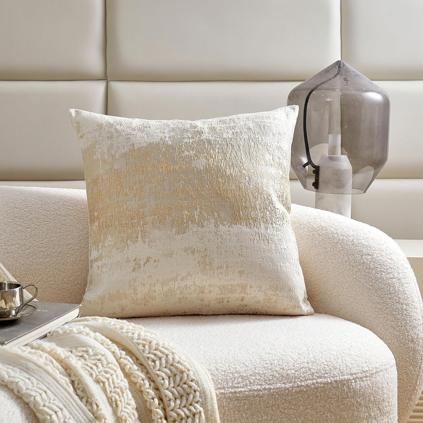 THE-TINOART Modern Beige & Gold Jacquard Pillow Cover 20x20 - Reversible Luxury Throw Pillow Cover with Gold Embroidery & Velvet Backing, Decorative Cushion Cover for Sofa/Bed/Living Room