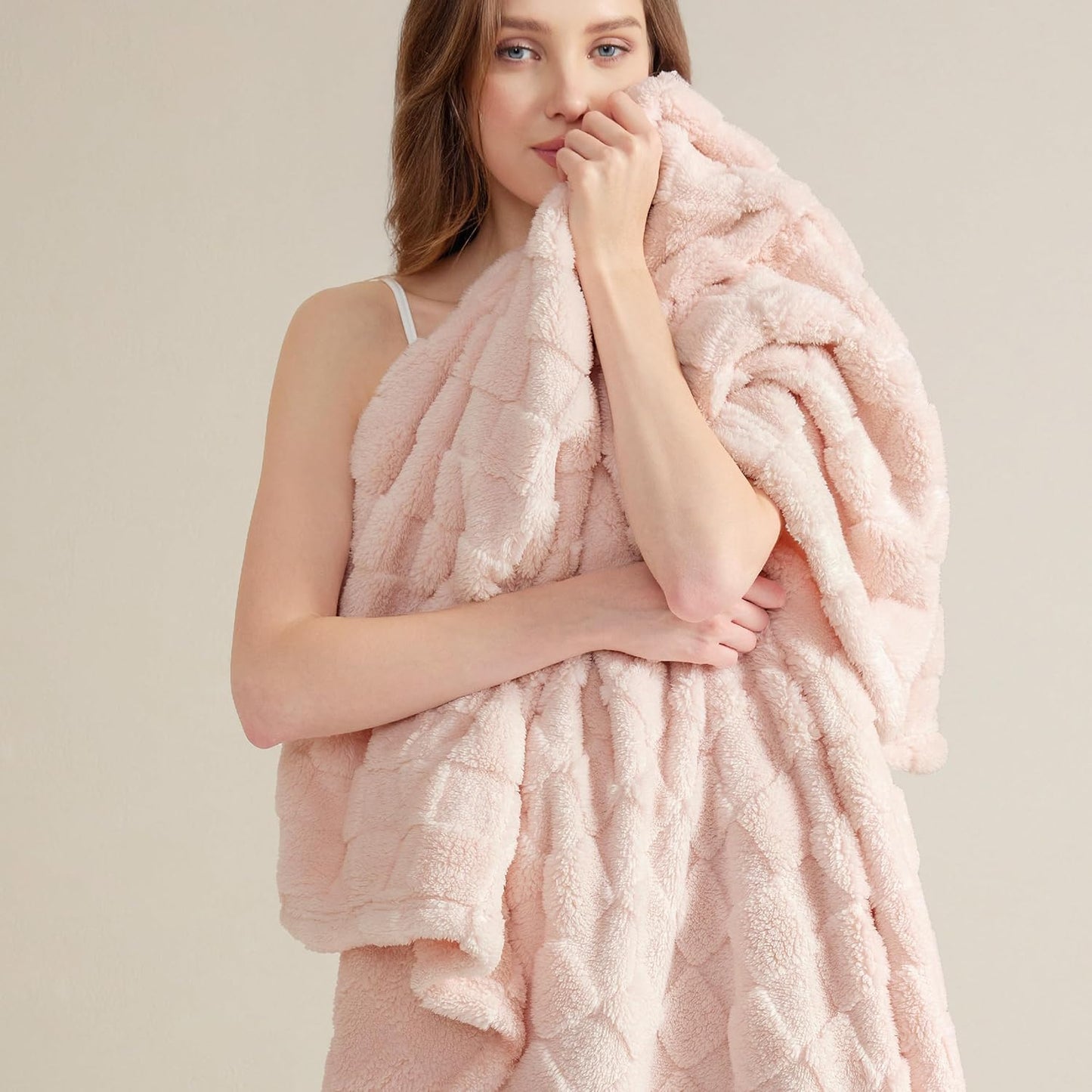 Bedsure GentleSoft King Size Blanket for Bed - Super Soft Cozy Blankets for Women Men Girls, Large Fuzzy Fleece Throw for Bedroom Decor, Light Pink,108x90 Inches