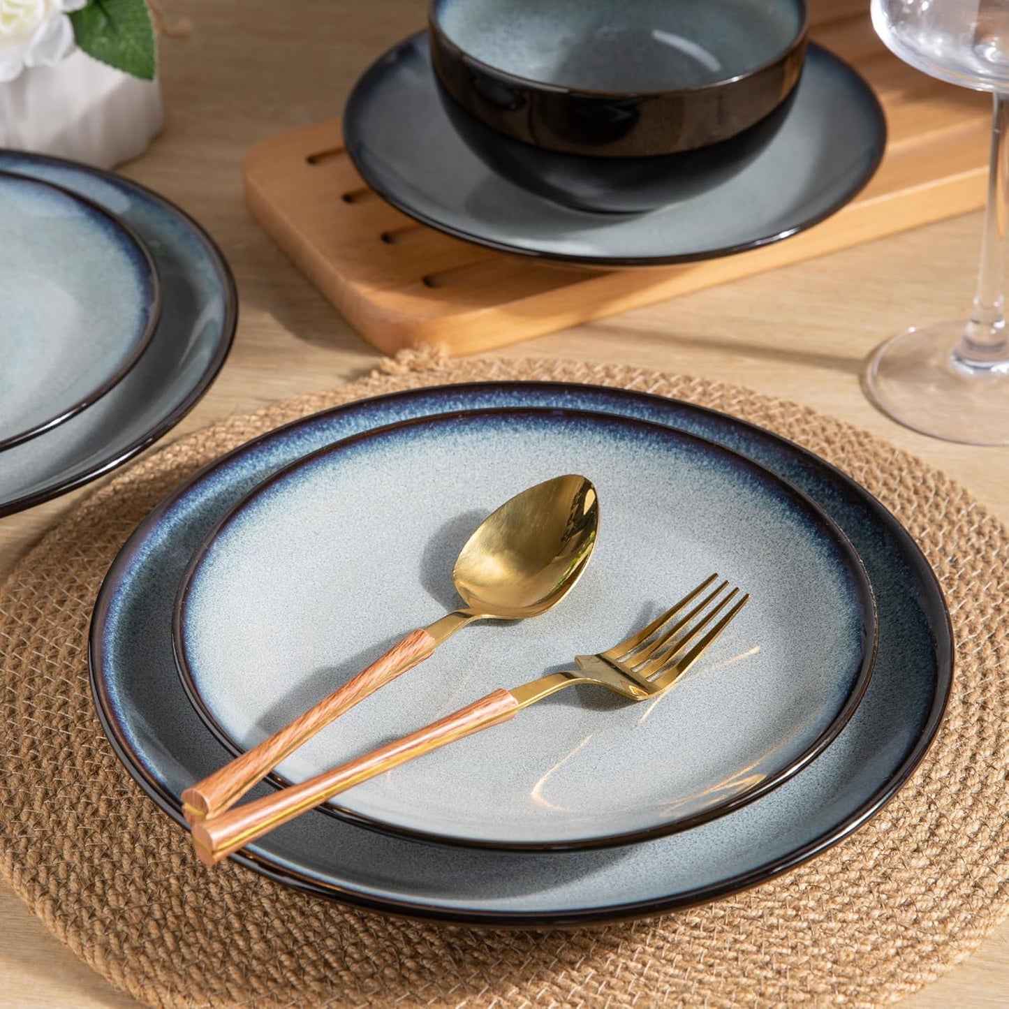 LERATIO Ceramic Dinnerware Sets for 4,Stoneware Coupe Plates and Bowls Sets,Highly Chip and Crack Resistant | Dishwasher & Microwave & Oven Safe Dishes set,Reactive Glaze Dinnerware- Service for 4