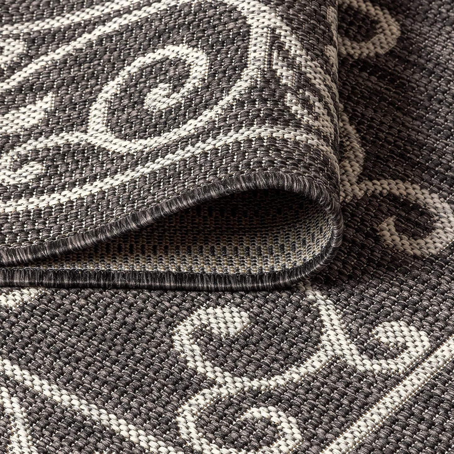 JONATHAN Y Vintage Filigree Indoor Outdoor Square Area Rug 8X8 Black/Gray, Charleston Textured Weave for Backyard, Patio, Porch, Easy-Cleaning, High Traffic, Pet-Friendly, Non-Shedding (SMB106G-8SQ)